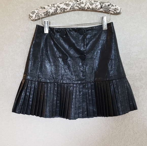 Zara Faux leather pleated skirt size Small - Picture 1 of 10